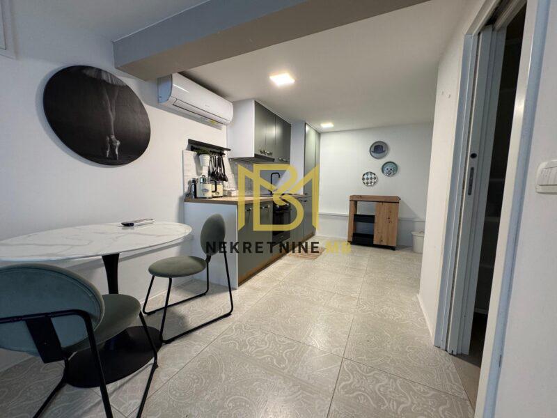 Prodajemo uređen i namješten trosoban stan u Solinu88m2,+jednosoban 38m2,PM