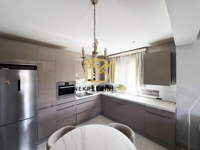 Prodajemo uređen i namješten trosoban stan u Solinu88m2,+jednosoban 38m2,PM