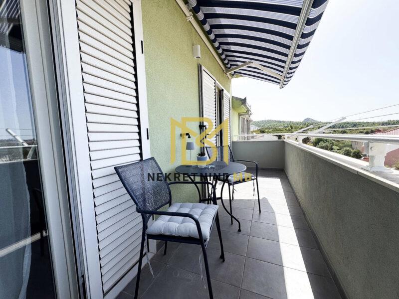 Prodajemo uređen i namješten trosoban stan u Solinu88m2,+jednosoban 38m2,PM