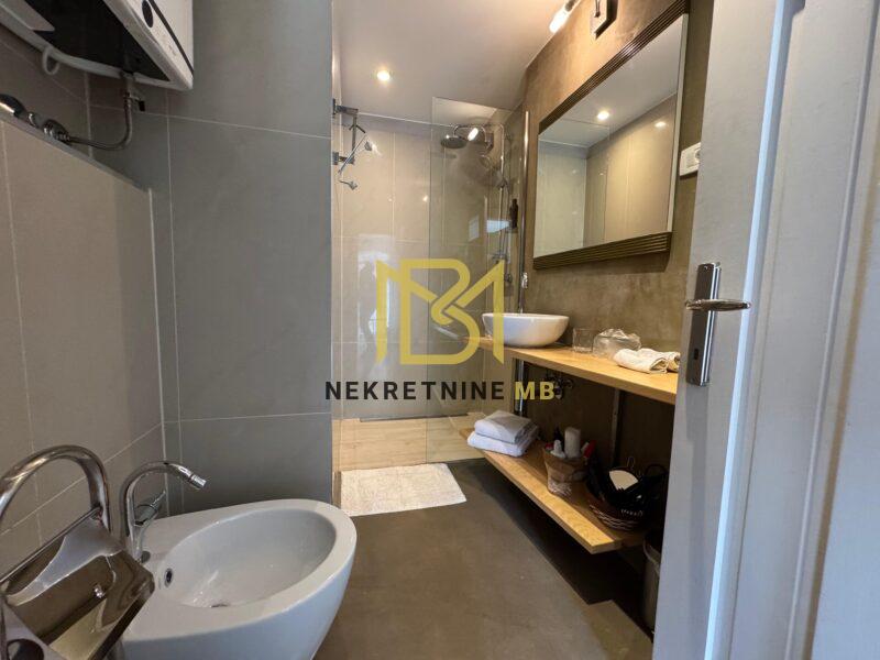 Prodajemo namješten i uređen jednosoban stan u Centru grada,50m2