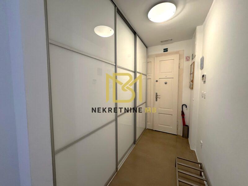 Prodajemo namješten i uređen jednosoban stan u Centru grada,50m2