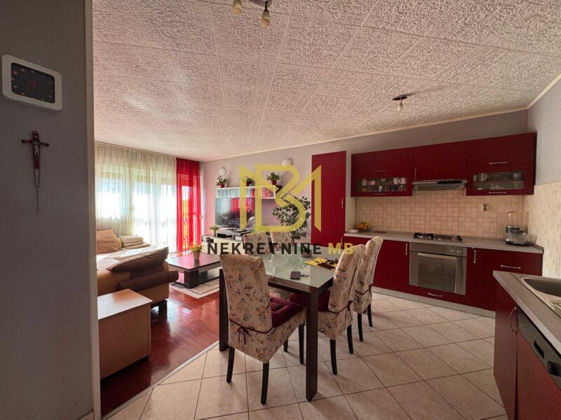 Prodajemo namješten dvosoban stan u Splitu,Lučac,53m2