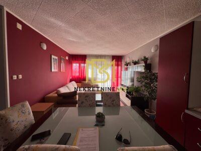 Prodajemo namješten dvosoban stan u Splitu,Lučac,53m2