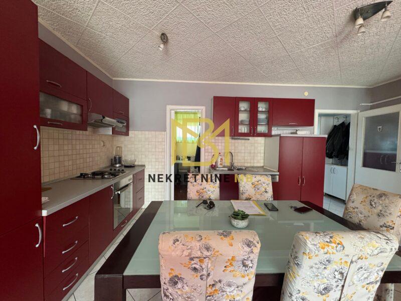 Prodajemo namješten dvosoban stan u Splitu,Lučac,53m2