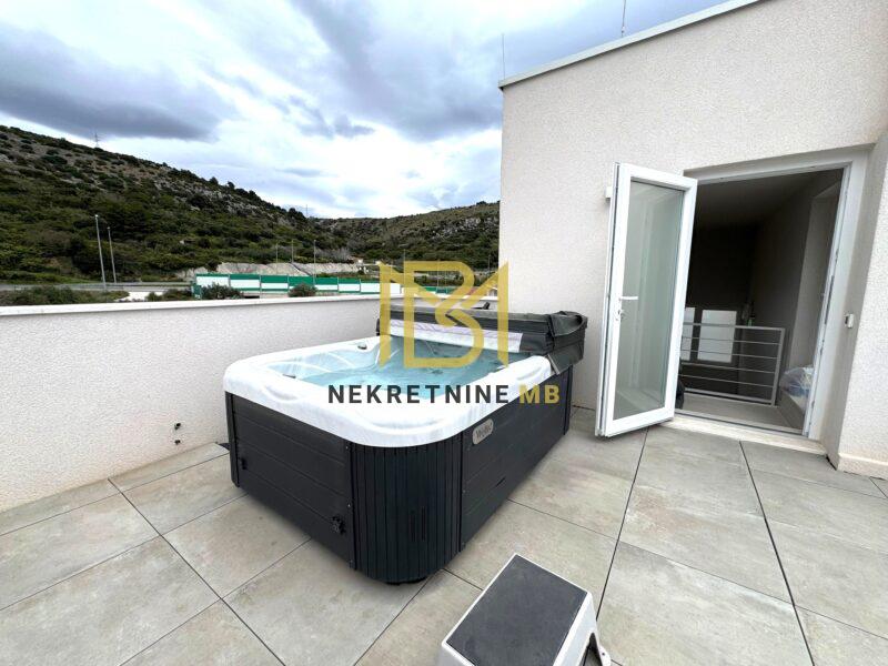 Prodajemo namješten jednosoban stan u Trogiru,55m2 + 58m2