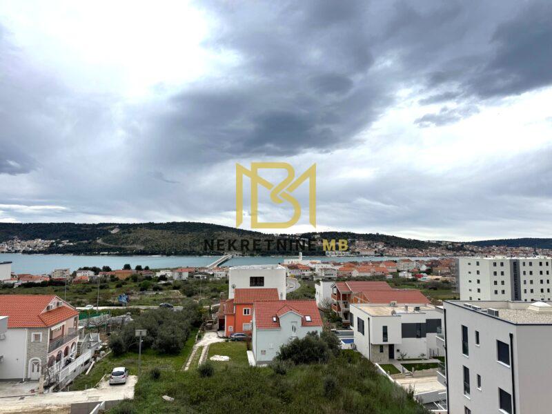 Prodajemo namješten jednosoban stan u Trogiru,55m2 + 58m2