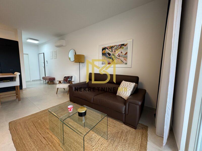 Prodajemo namješten jednosoban stan u Trogiru,55m2 + 58m2