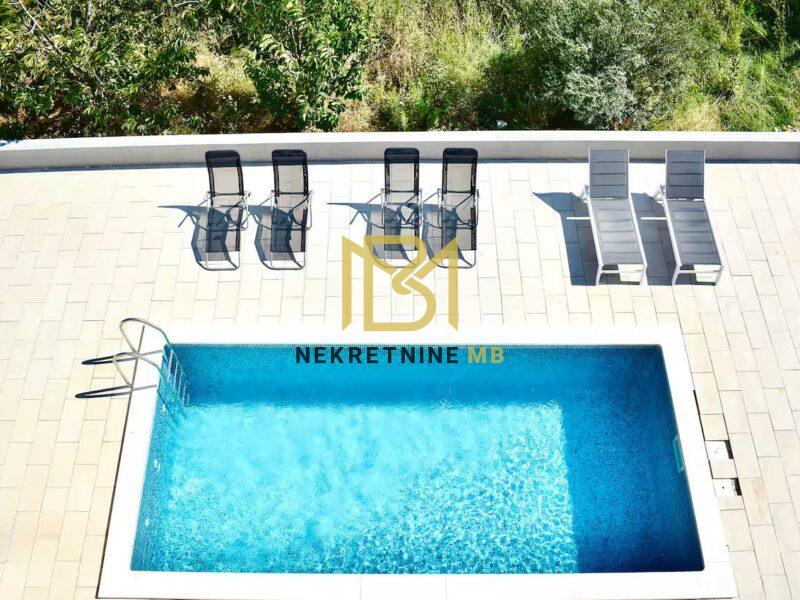 Prodajemo namješten jednosoban stan u Trogiru,55m2 + 58m2