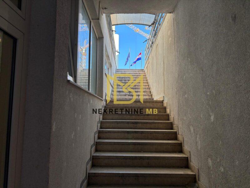 Iznajmljujemo uredski poslovni prostor u Splitu 65m2