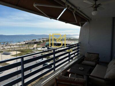 Iznajmljujemo jednosoban stan na Žnjanu s garažom, prvi red do mora, 60m2