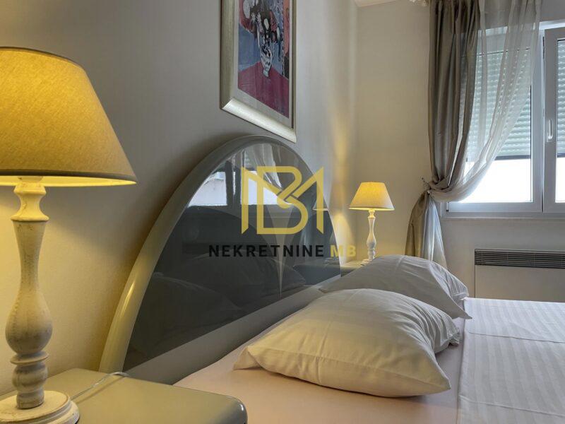 Iznajmljujemo dvosoban stan s pogledom na more, površine 100m2