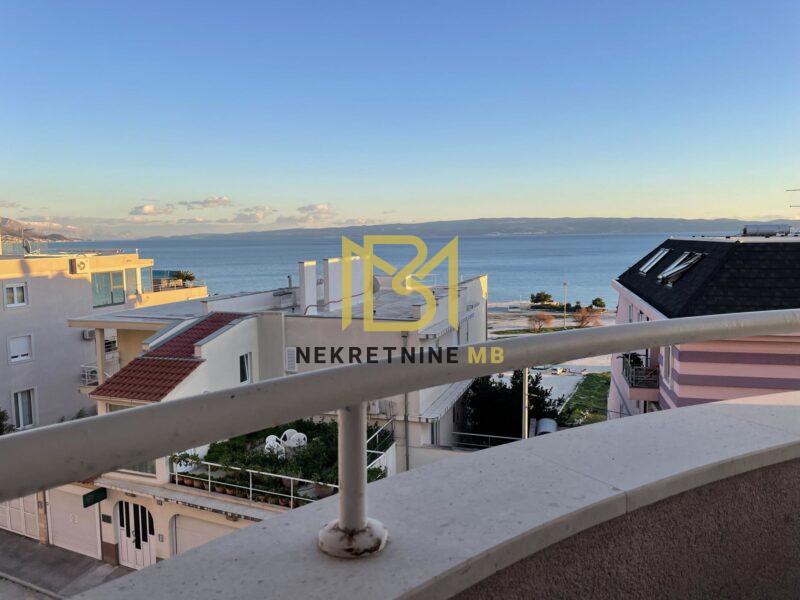 Iznajmljujemo dvosoban stan s pogledom na more, površine 100m2