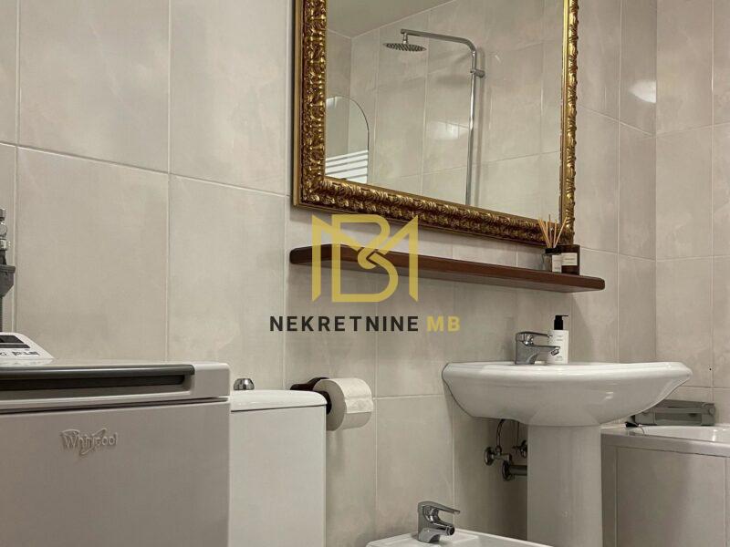 Iznajmljujemo dvosoban stan s pogledom na more, površine 100m2