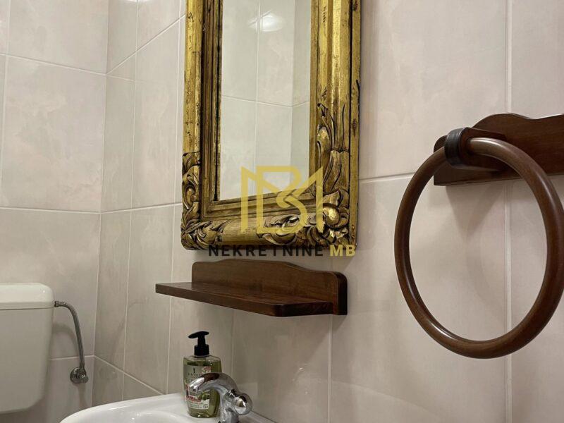 Iznajmljujemo dvosoban stan s pogledom na more, površine 100m2