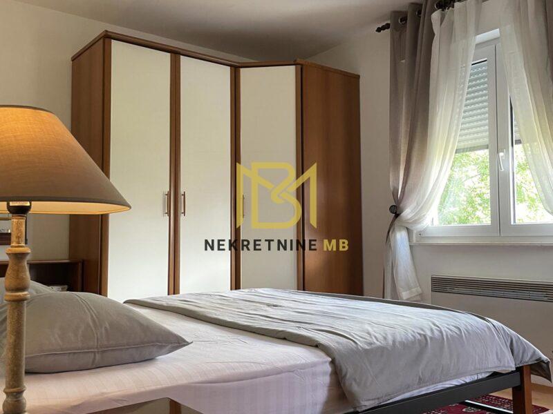 Iznajmljujemo dvosoban stan s pogledom na more, površine 100m2