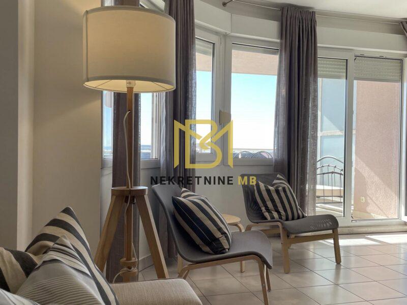 Iznajmljujemo dvosoban stan s pogledom na more, površine 100m2