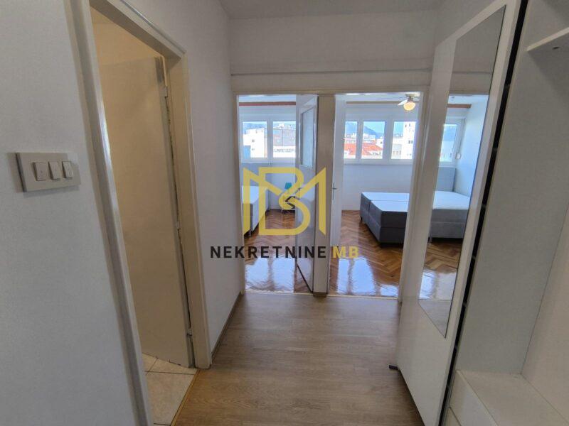 Iznajmljujemo potpuno namješten stan u Splitu, predio Dobri, 60m2