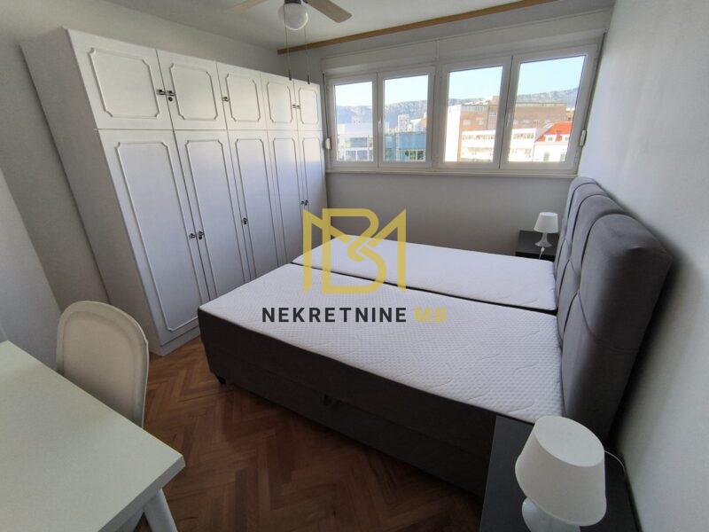 Iznajmljujemo potpuno namješten stan u Splitu, predio Dobri, 60m2