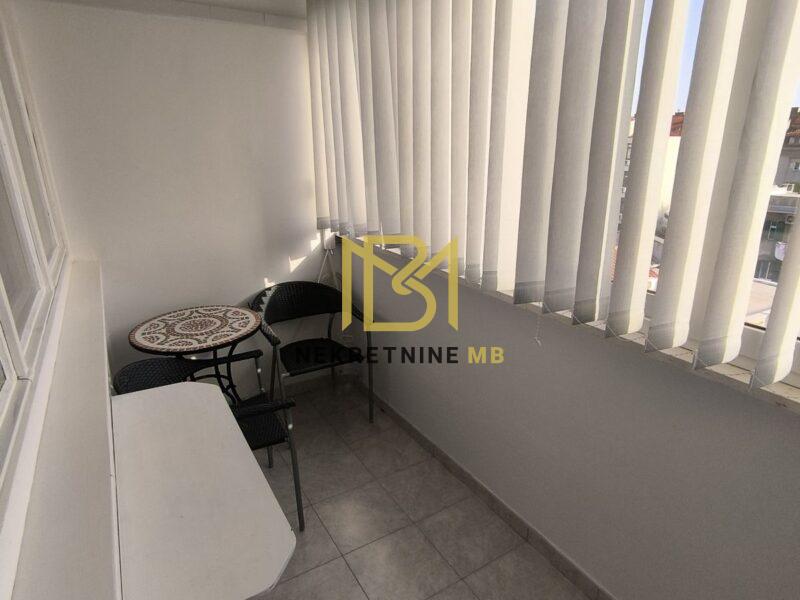 Iznajmljujemo potpuno namješten stan u Splitu, predio Dobri, 60m2