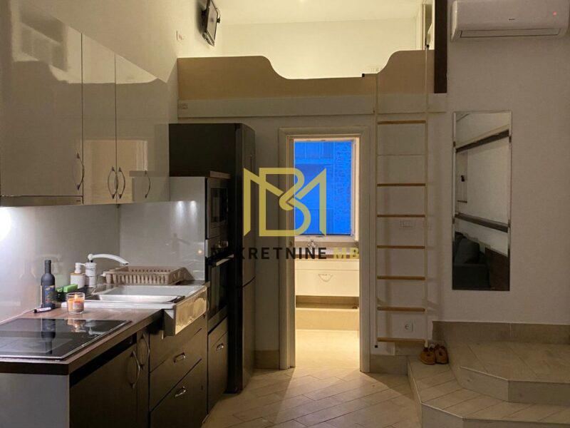 Iznajmljujemo garsonijeru sa terasom u Varošu, površina 32m2