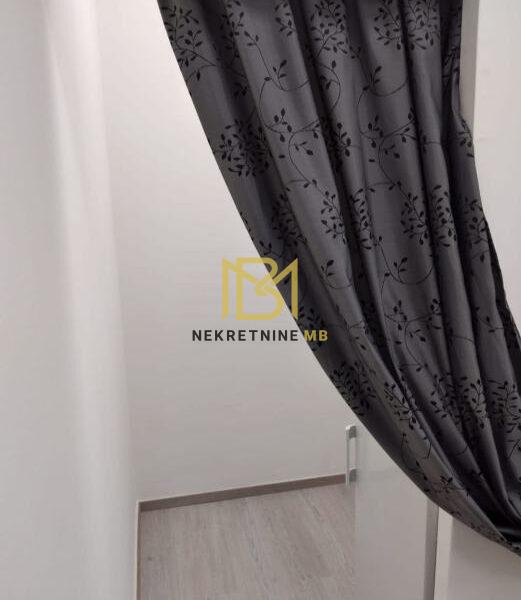 Iznajmljujemo uredski prostor 14 m2 u Splitu, u blizini suda