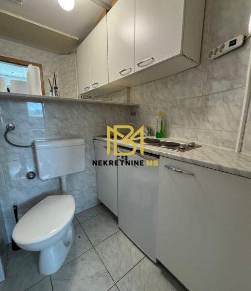 Poslovni prostor: Split, uredski, 24 m2
