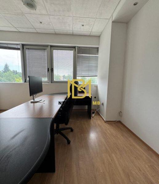 Poslovni prostor: Split, uredski, 24 m2