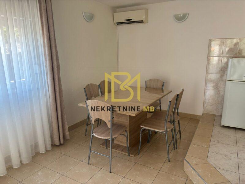 Prodajemo samostojeću kuću u blizini Trogira, površine 224m2