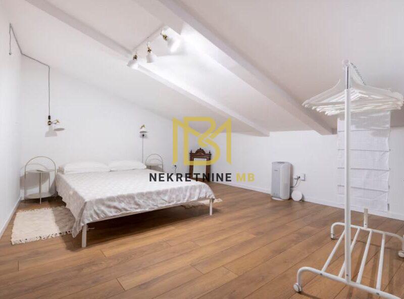 Prodajemo dvosobni stan + studio apartman u centru grada, površine 78m2