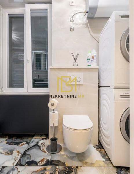 Prodajemo dvosobni stan + studio apartman u centru grada, površine 78m2