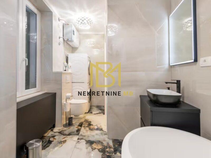 Prodajemo dvosobni stan + studio apartman u centru grada, površine 78m2