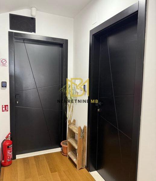 Prodajemo dvosobni stan + studio apartman u centru grada, površine 78m2