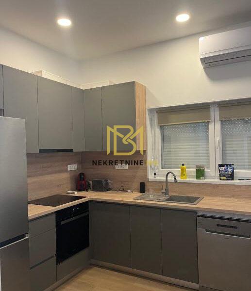 Iznajmljujemo potpuno namješten stan u Splitu, predio Pujanke, površine 60m2