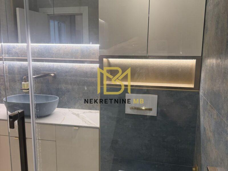 Iznajmljujemo potpuno namješten stan na Žnjanu, površine 68m2