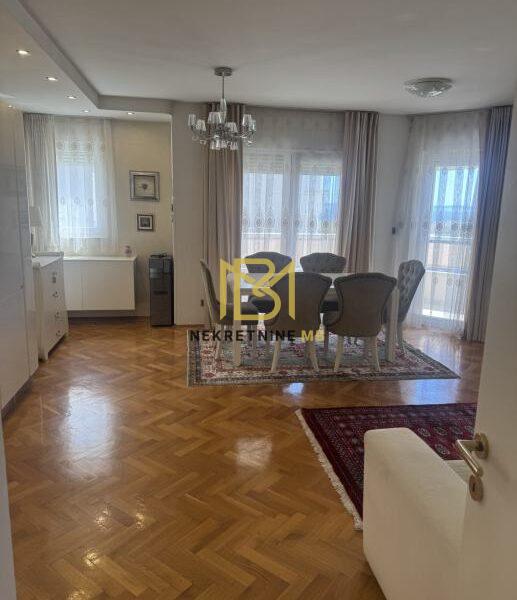 Iznajmljujemo potpuno namješten stan na Žnjanu, površine 68m2