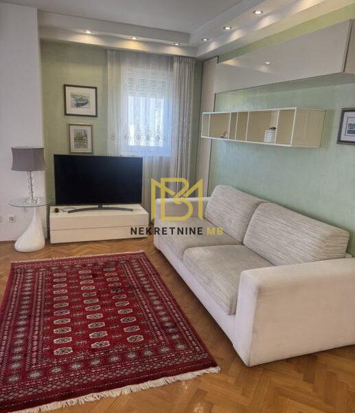 Iznajmljujemo potpuno namješten stan na Žnjanu, površine 68m2
