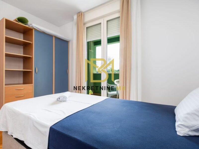 Prodajemo potpuno namješten stan u Splitu, površine 84m2