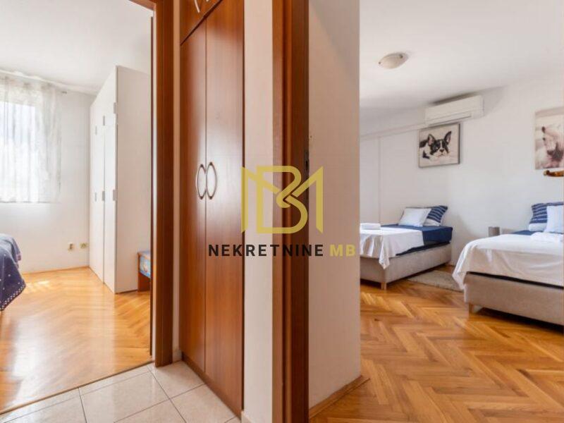 Prodajemo potpuno namješten stan u Splitu, površine 84m2