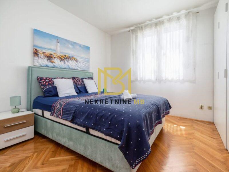 Prodajemo potpuno namješten stan u Splitu, površine 84m2