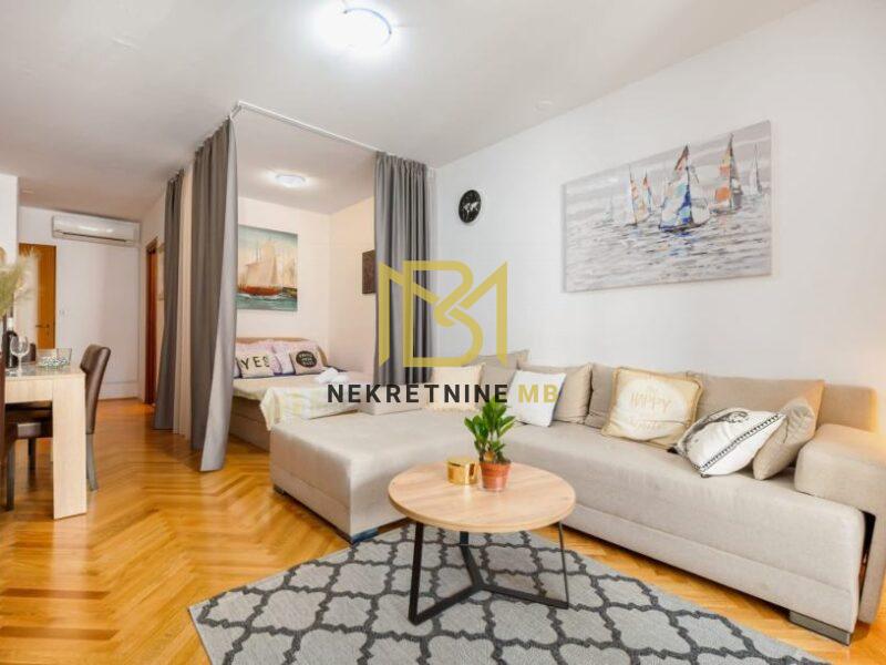 Prodajemo potpuno namješten stan u Splitu, površine 84m2