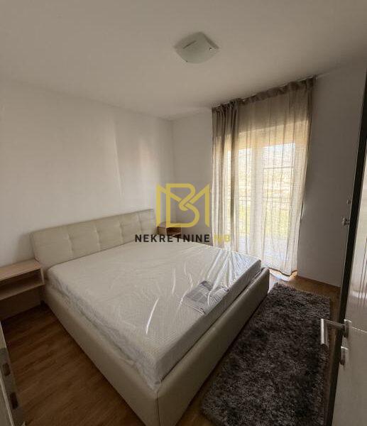 Iznajmljujemo potpuno namješten stan u Splitu, predio Neslanovac, površine 110m2
