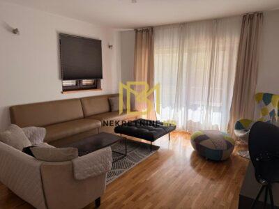 Iznajmljujemo potpuno namješten stan u Splitu, predio Neslanovac, površine 110m2