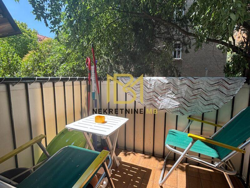 Prodajemo potpuno namješten stan u Splitu, površine 69m2, predio Bol