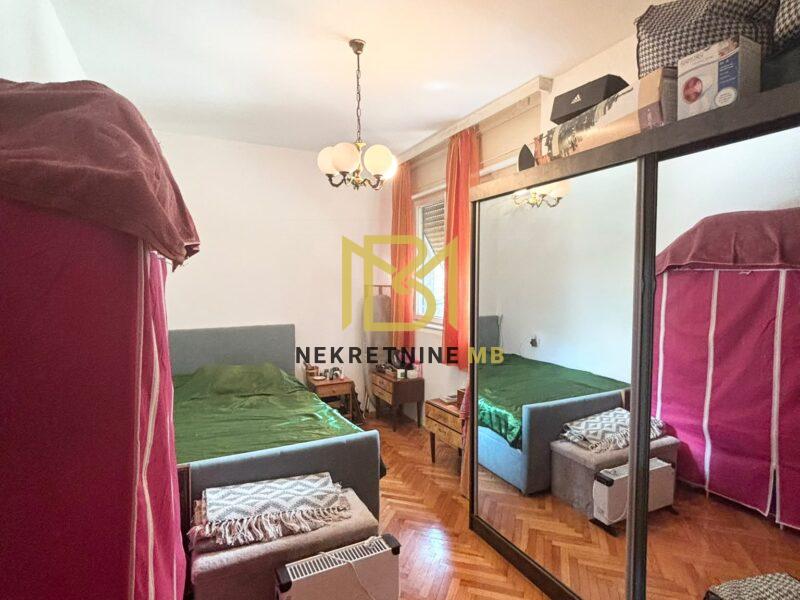 Prodajemo potpuno namješten stan u Splitu, površine 69m2, predio Bol