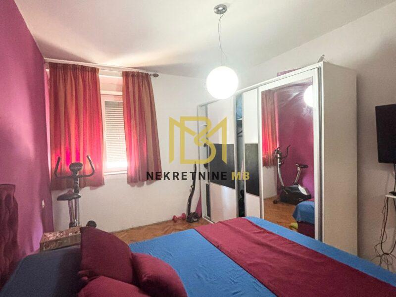 Prodajemo potpuno namješten stan u Splitu, površine 69m2, predio Bol