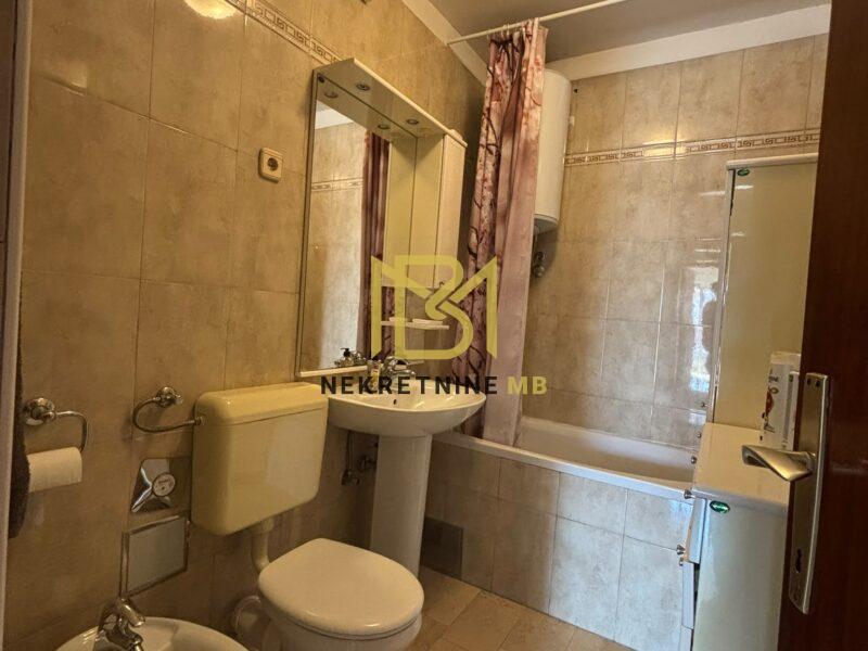 Prodajemo trosobni namješten stan u Splitu, predio Trstenik, površine 76m2