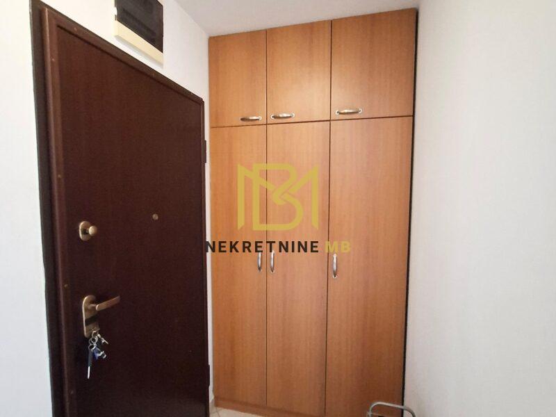 Prodajemo namješten dvosoban stan u Solinu, u blizini centra, površine 53m2