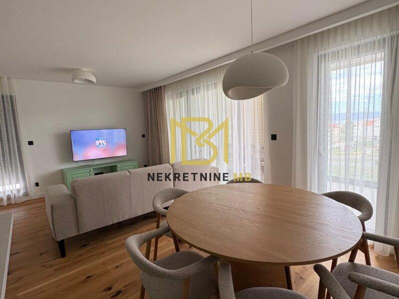 Iznajmljujemo namješten, dvosobni stan u Splitu, predio Sirobuja, površine 57m2