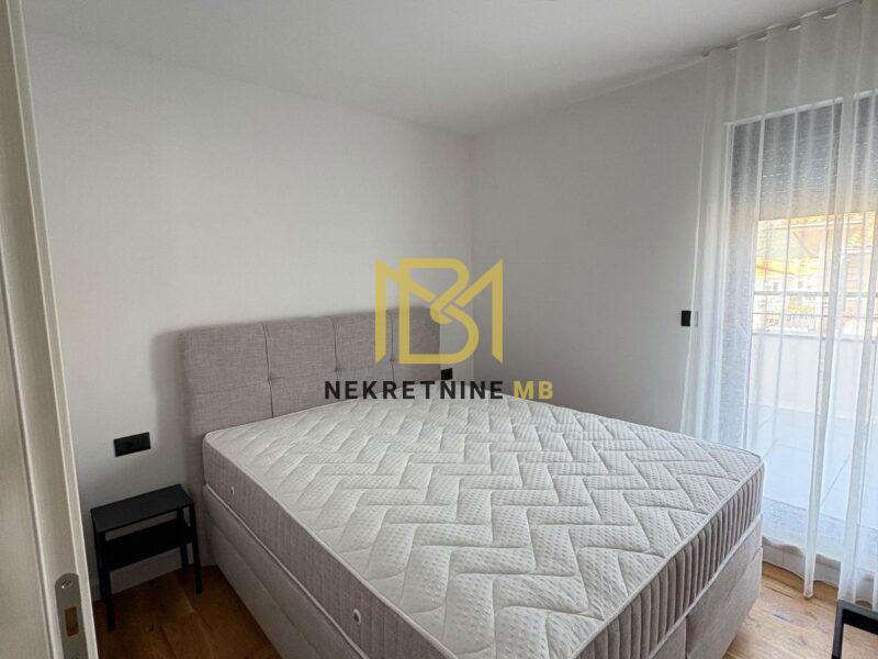 Iznajmljujemo namješten, dvosobni stan u Splitu, predio Sirobuja, površine 57m2