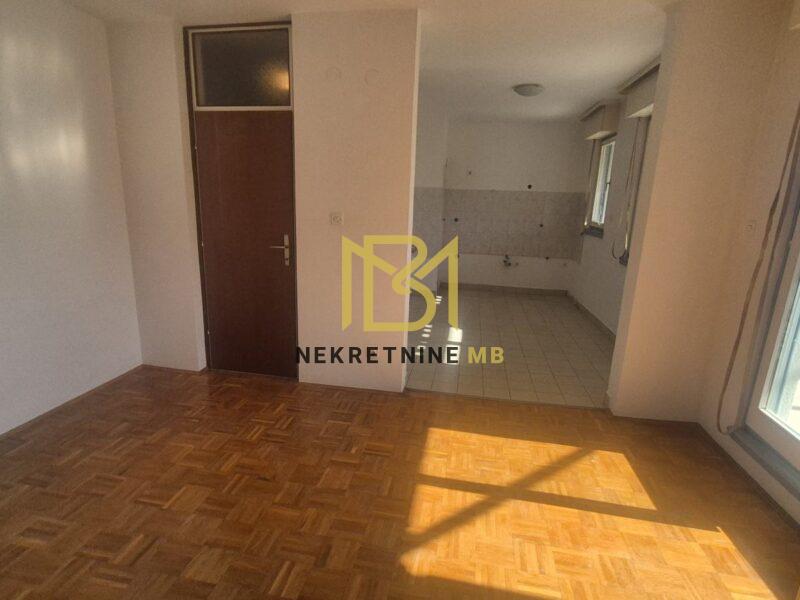 Prodajemo prazan i odmah useljiv stan na Žnjanu, površine 64m2